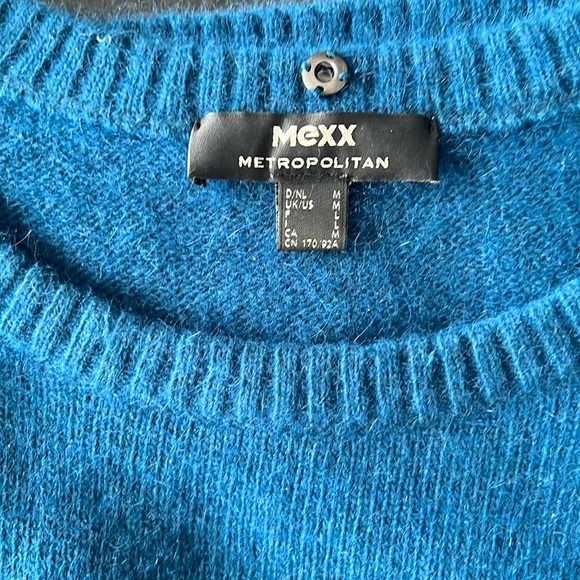 Vintage Mexx 3/4 length sleeve Angora sweater with removable faux fur collar. - Picture 6 of 8